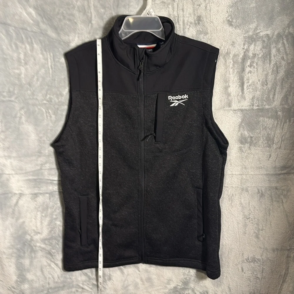 Reebok Men's‎ large Charcoal Black Vest two tone zip chest pocket